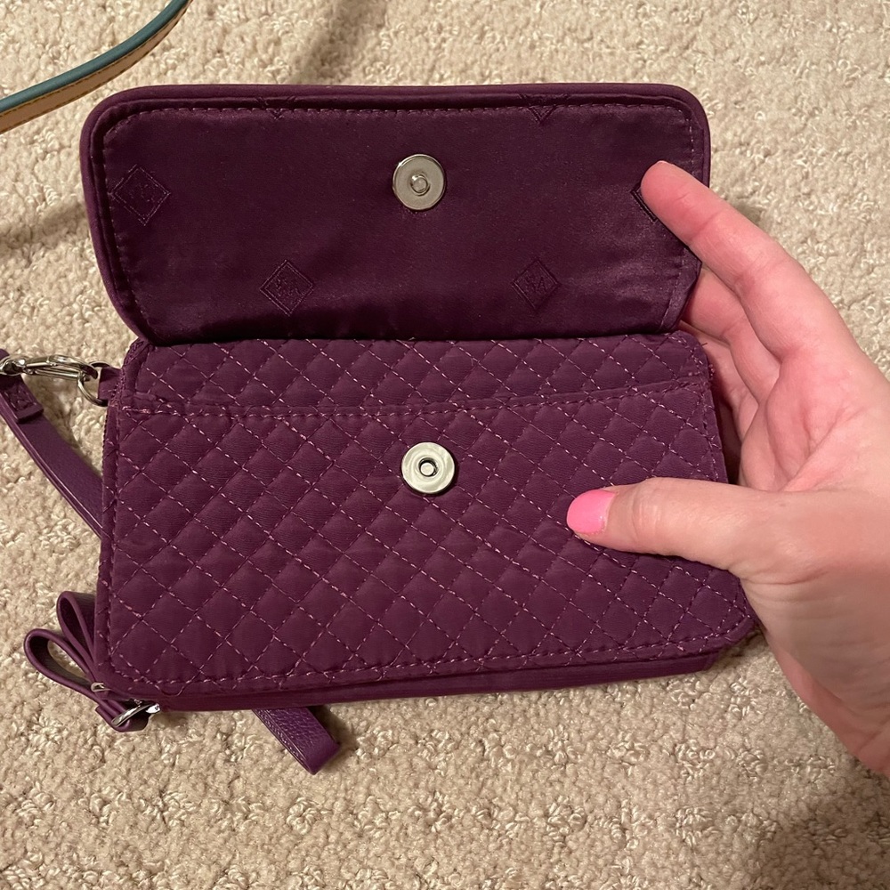 Sold 🛑 Vera Bradley wallet/crossbody